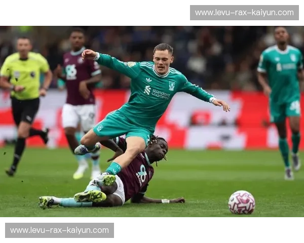 巅峰对决，马德里不眠夜：皇马vs马竞集锦里藏着的豪门恩怨与绿茵美学